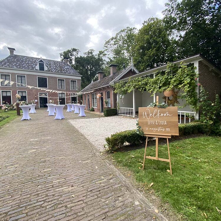 Romantische buitenlocatie trouwerij bruiloft Allersmaborg