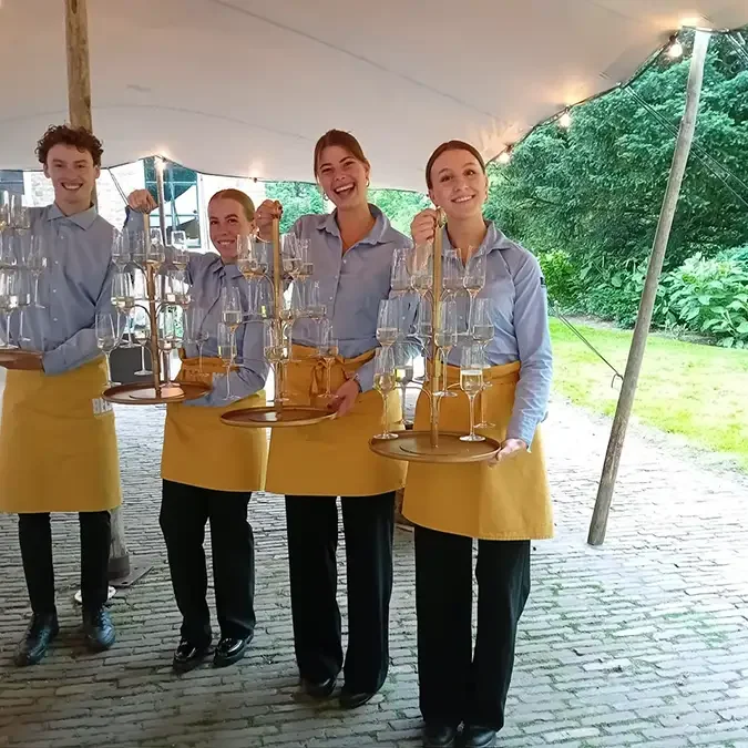 Catering personeel bruiloft Allersmaborg feest