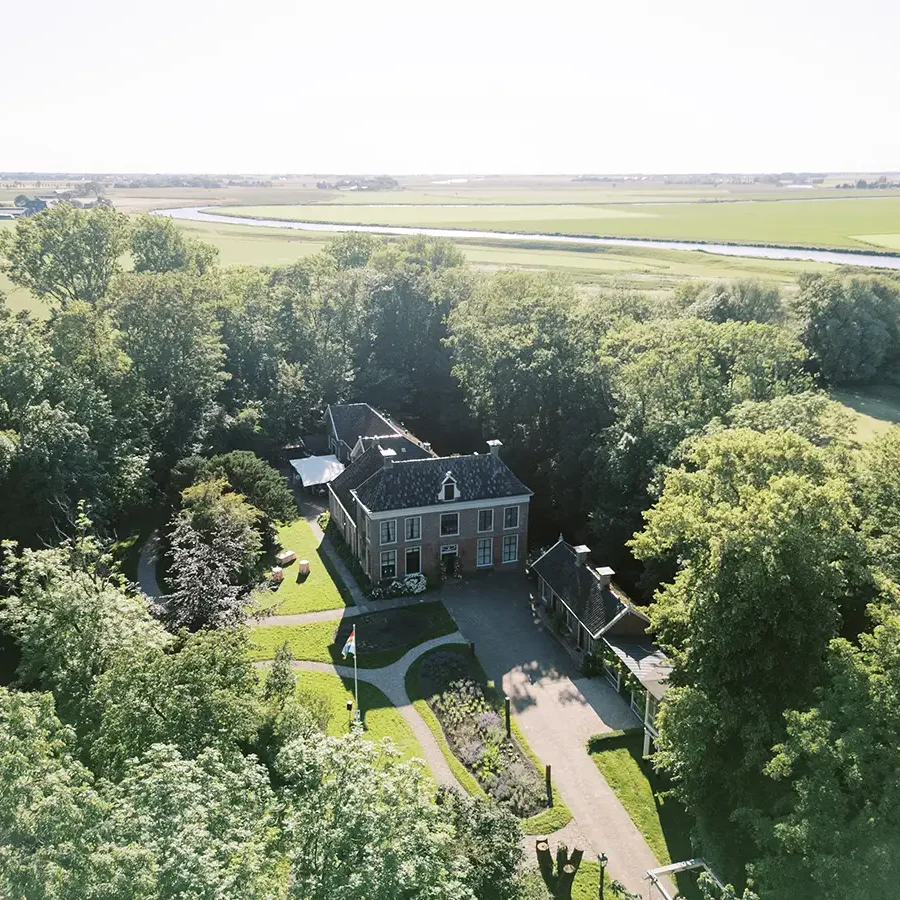 Bijzondere trouwlocatie bruiloft buiten in natuur Groningen